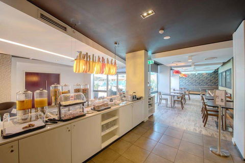 Royal Pacific Hotel - Tourism Brisbane 1