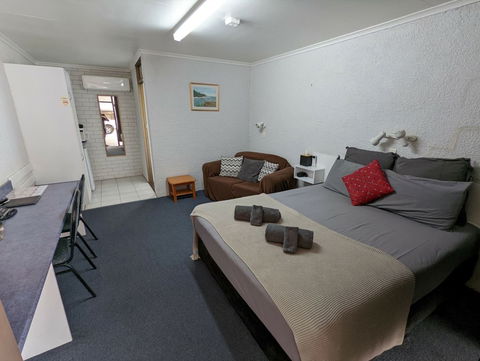 Abajaz Motor Inn - Tourism Brisbane 0