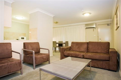 Pinnacle Apartments - Brisbane 4u 2