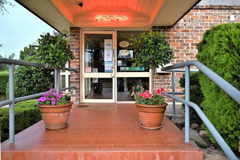 Grand Country Lodge - Tourism Brisbane 0