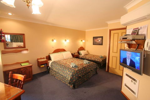 Swansea Cottages - Brisbane 4u 2