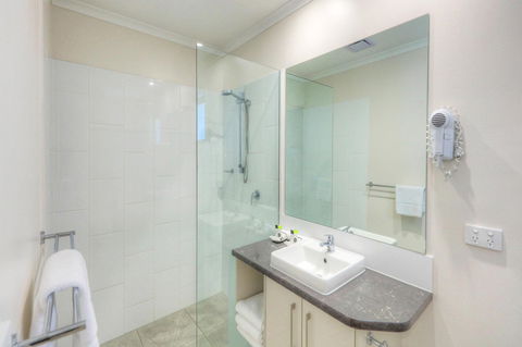 Roma Central Motel - Tourism Brisbane 1