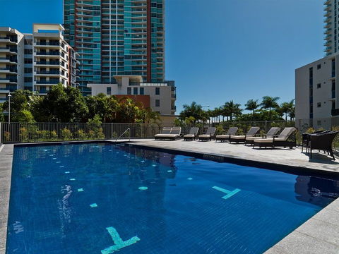 Meriton Suites Southport - Tourism Brisbane 2