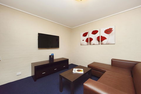 Ibis Styles Canberra - Tourism Brisbane 13