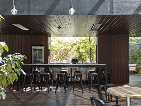 Little National Hotel Canberra - Brisbane Tourism 21