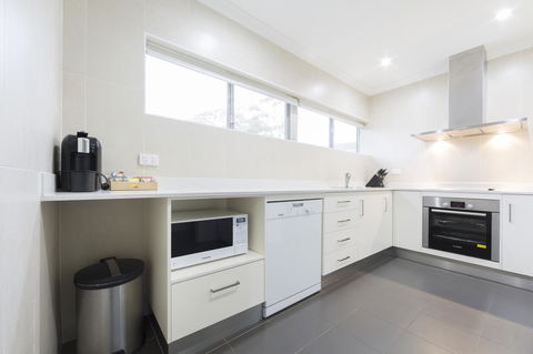 Forrest Hotel & Apartments - Brisbane Tourism 37