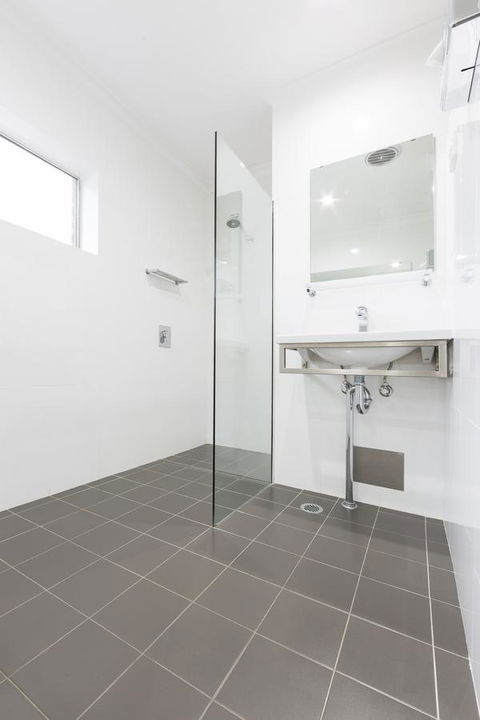 Forrest Hotel & Apartments - Brisbane Tourism 16