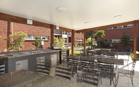 Forrest Hotel & Apartments - Brisbane Tourism 34