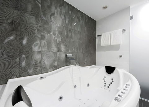 Avenue Hotel Canberra - Brisbane Tourism 4