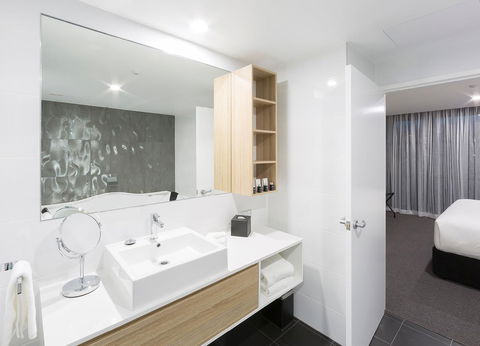 Avenue Hotel Canberra - Brisbane Tourism 11
