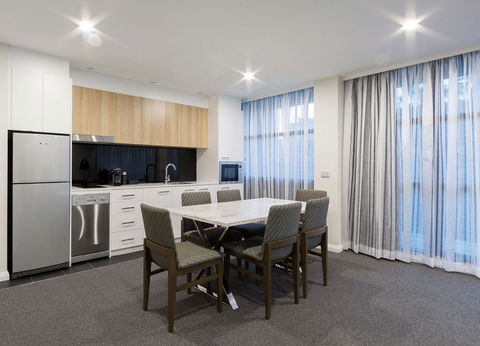 Avenue Hotel Canberra - Brisbane Tourism 9