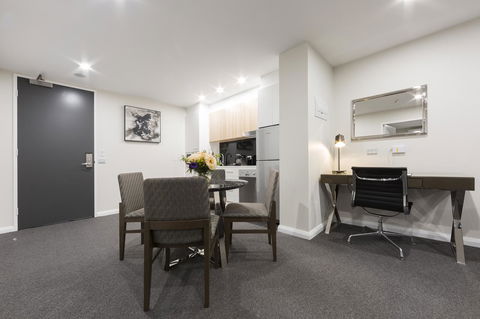 Avenue Hotel Canberra - Brisbane Tourism 31