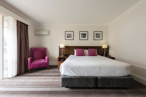Mercure Canberra - Tourism Brisbane 14