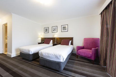 Mercure Canberra - Tourism Brisbane 8