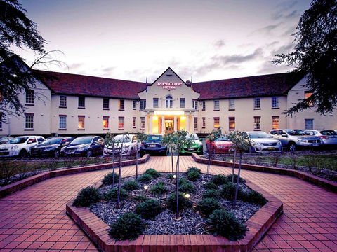 Mercure Canberra - Tourism Brisbane 0