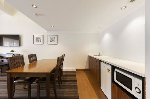 Mercure Canberra - Tourism Brisbane 17
