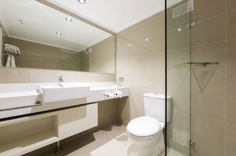 Mercure Canberra - Tourism Brisbane 13