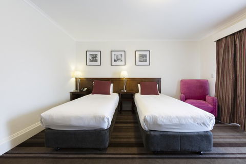 Mercure Canberra - Tourism Brisbane 9