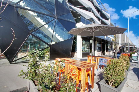 IQ Smart Apartments 704 Braddon ACT - Tourism Brisbane 0