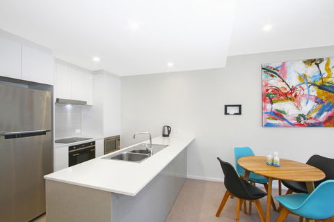 IQ Smart Apartments 704 Braddon ACT - Tourism Brisbane 3
