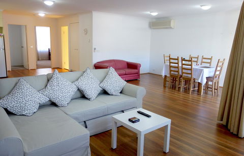 Kingston Comfy Apartment - Brisbane Tourism 3