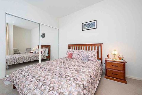 Spacious 1BR Stylish New Acton Apartment +Parking - Brisbane Tourism 21