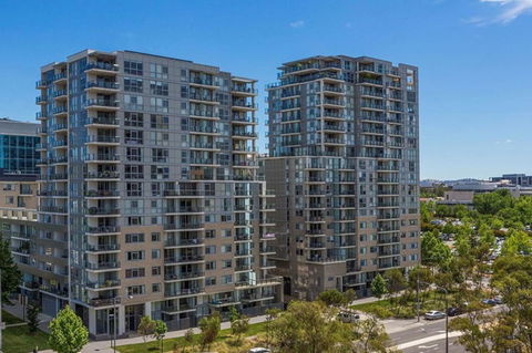 Spacious 1BR Stylish New Acton Apartment +Parking - Brisbane Tourism 12