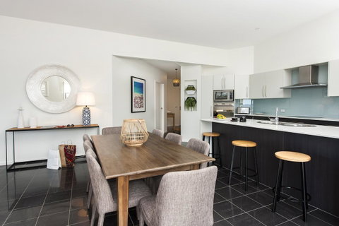 Mollymook Beachfront Penthouse 9 - Brisbane Tourism 5
