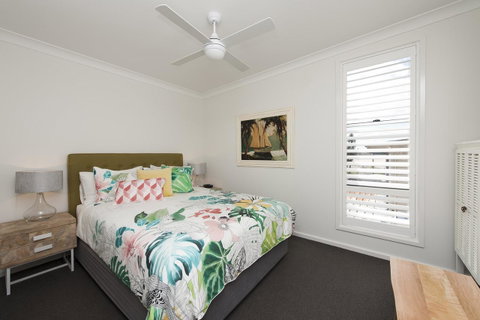 Mollymook Beachfront Penthouse 9 - Brisbane Tourism 2