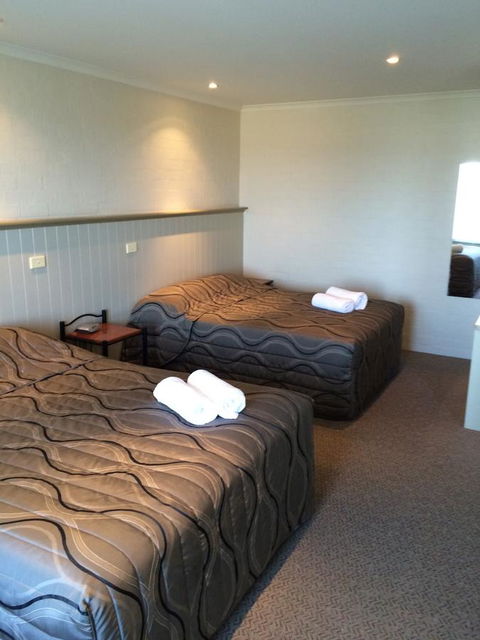 Heritage House Motel & Units - Tourism Brisbane 12