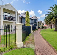 Port Adelaide Harbourside House - Brisbane Tourism