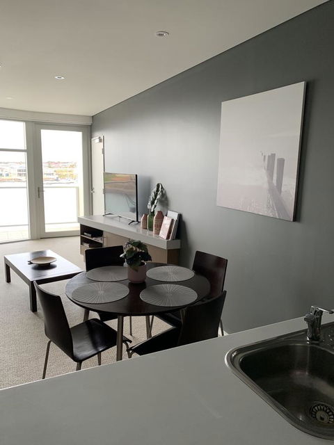 Wallaroo Marina Stayz - Tourism Brisbane 10