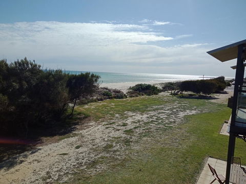 Blissful Beachfront Beachouse - Tourism Brisbane 22