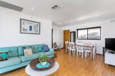 Blissful Beachfront Beachouse - Tourism Brisbane 5