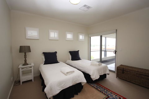 Wallaroo Marina Apartments - Tourism Brisbane 42