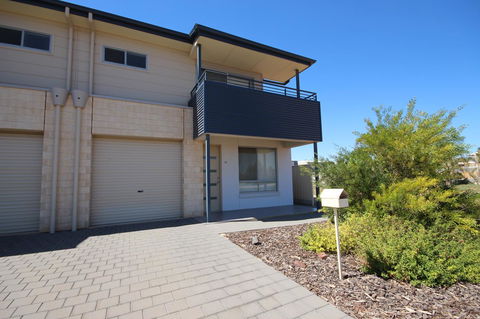 Wallaroo Marina Apartments - Tourism Brisbane 32