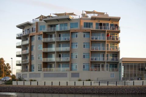 Wallaroo Marina Apartments - Tourism Brisbane 1