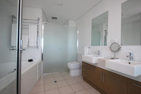 Wallaroo Marina Apartments - Tourism Brisbane 13