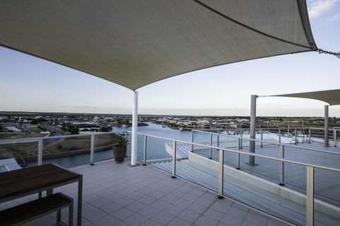 Wallaroo Marina Apartments - Tourism Brisbane 34
