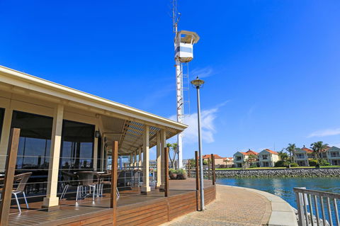 Marina Hotel - Tourism Brisbane 36