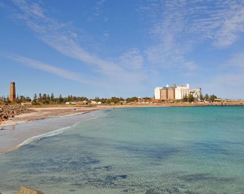 Wallaroo Marina Waterfront Luxe Apartment - Tourism Brisbane 3