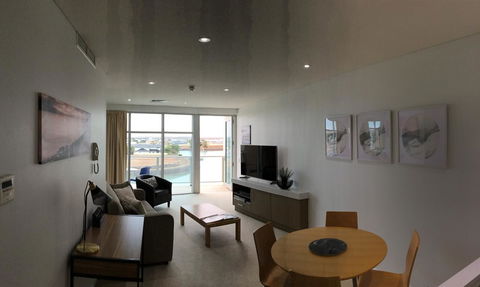 Wallaroo Marina Waterfront Luxe Apartment - Tourism Brisbane 1