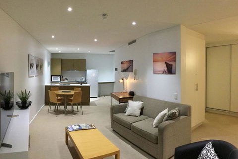 Wallaroo Marina Waterfront Luxe Apartment - Tourism Brisbane 2
