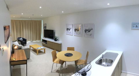 Wallaroo Marina Waterfront Luxe Apartment - Tourism Brisbane 4