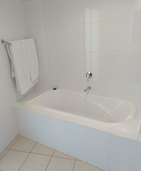 Wallaroo Marina Executive Apartments - Tourism Brisbane 10