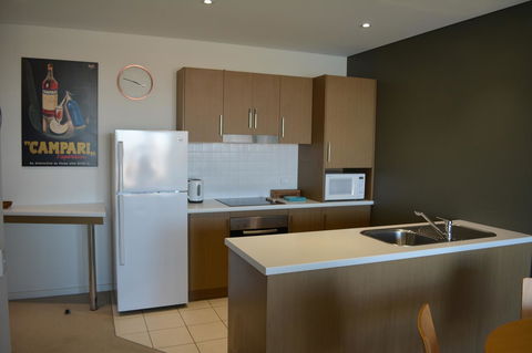 Wallaroo Marina Luxury Apartment - Tourism Brisbane 12