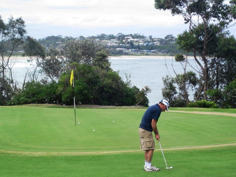 Mollymook Beach Waterfront - Brisbane 4u 18