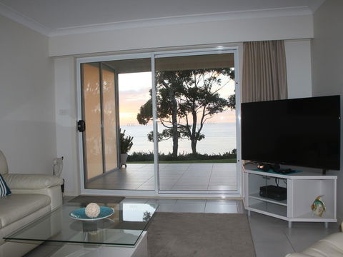 Mollymook Beach Waterfront - Brisbane 4u 12