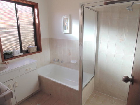 Baronet B & B - Brisbane Tourism 13