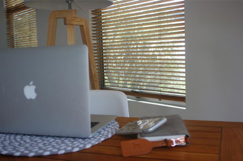 S T U D I O 22 Peaceful Retreat With Garden Views - Tourism Brisbane 14